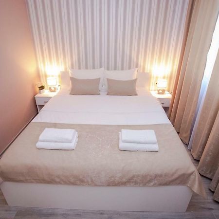 Venus Apartment Ni Екстериор снимка