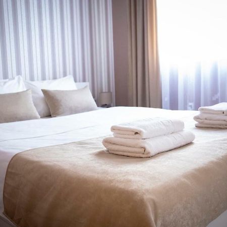 Venus Apartment Ni Екстериор снимка