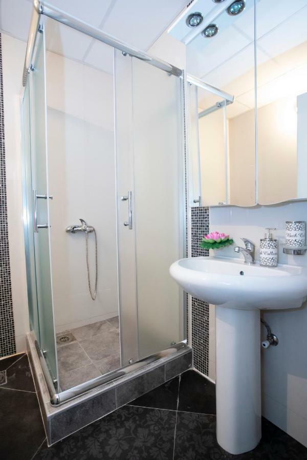 Venus Apartment Ni Екстериор снимка