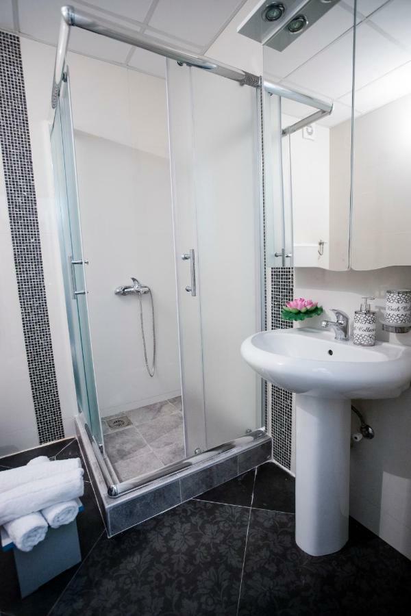 Venus Apartment Ni Екстериор снимка