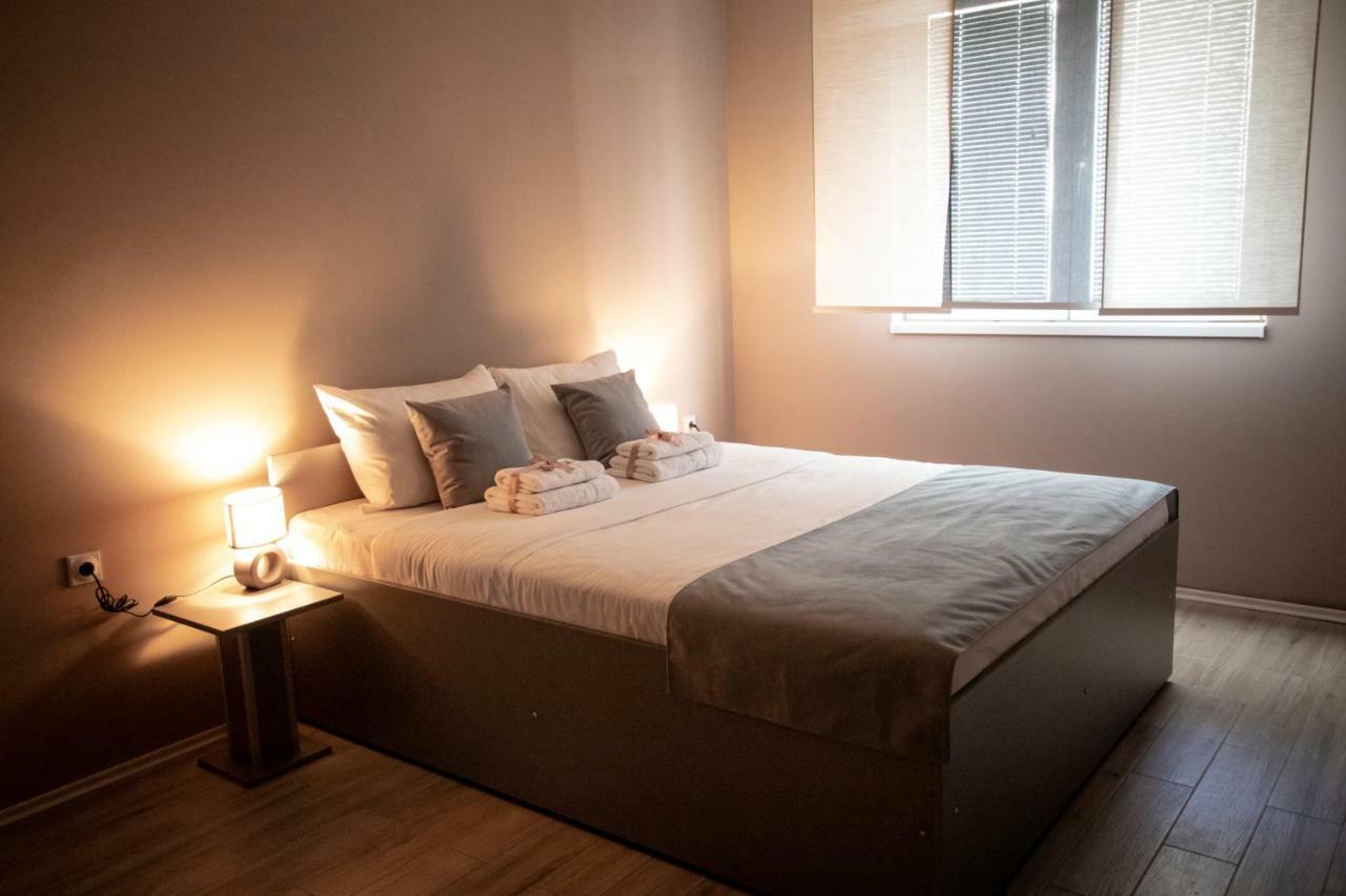 Venus Apartment Ni Екстериор снимка