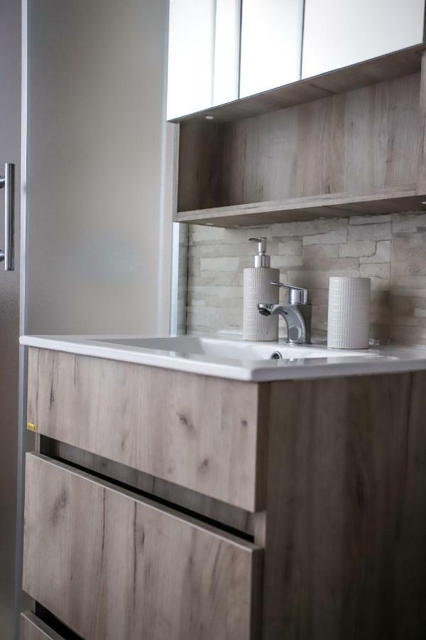 Venus Apartment Ni Екстериор снимка